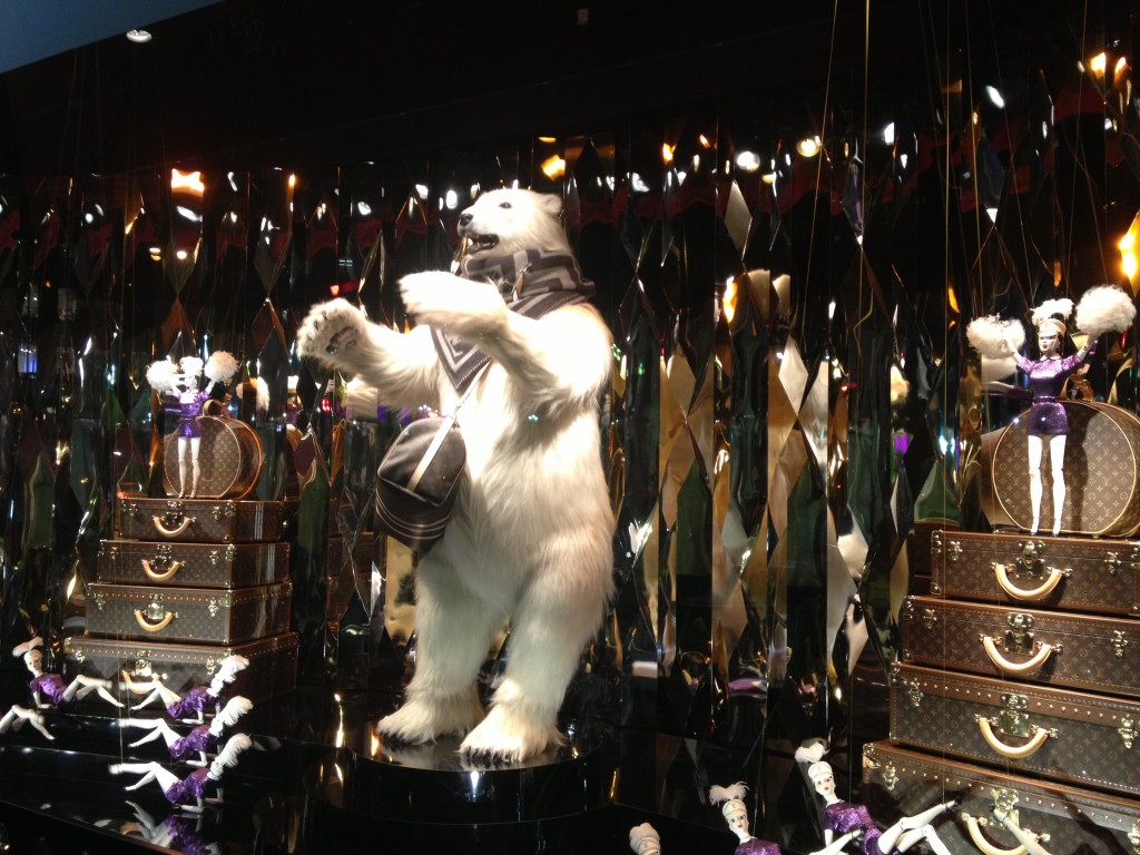 Dancing Louis Vuitton bear at Galeries Lafayette